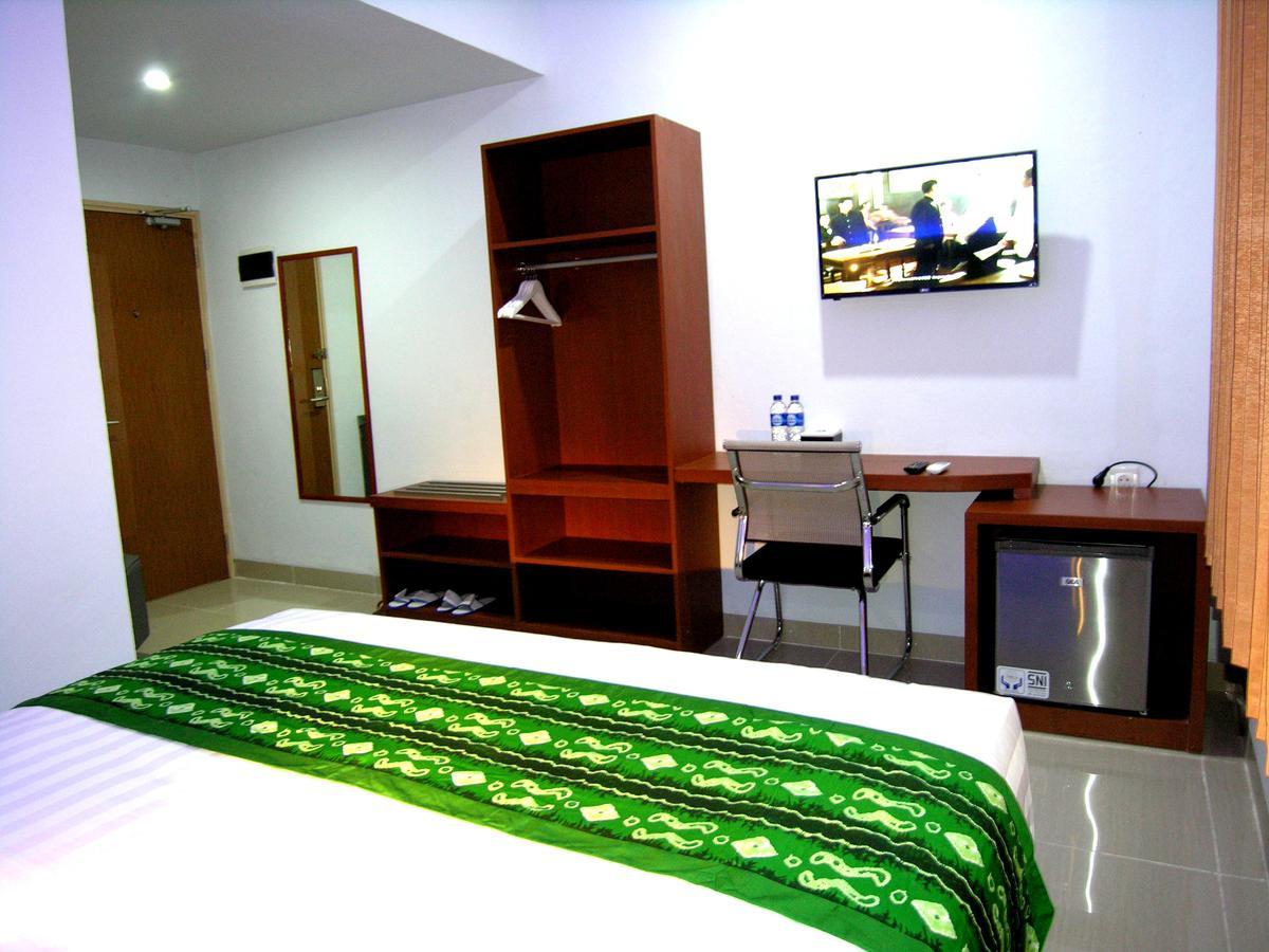 Hotel Delima Banjarmasin  Buitenkant foto