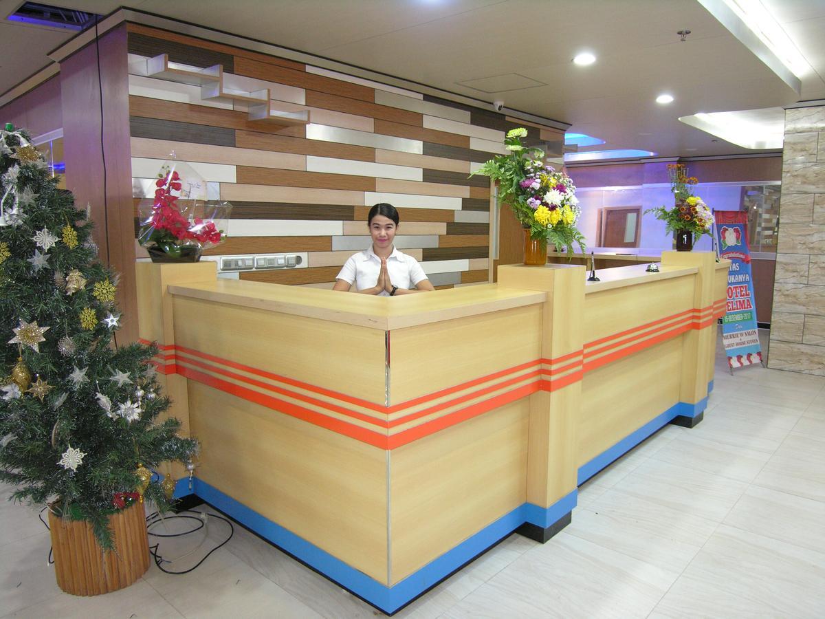 Hotel Delima Banjarmasin  Buitenkant foto