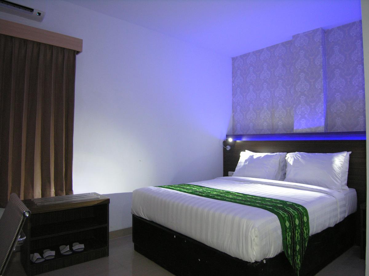 Hotel Delima Banjarmasin  Buitenkant foto
