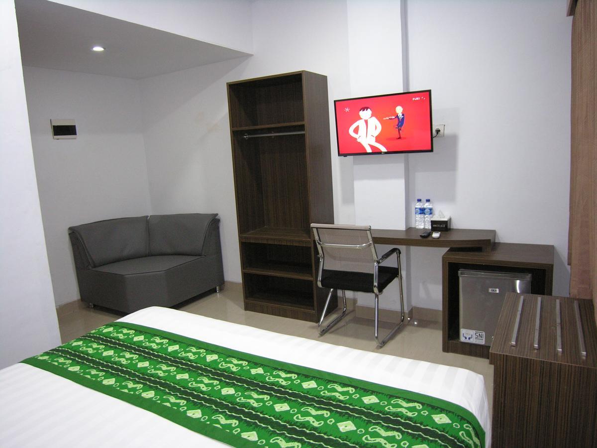 Hotel Delima Banjarmasin  Buitenkant foto